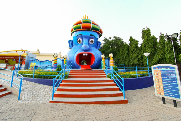 Kids enjoying games and rides at Fundustan in Ramoji Film City Kids enjoying games and rides at Fundustan in Ramoji Film City